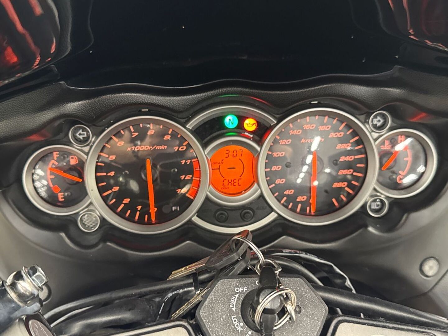 SUZUKI GSX 2011