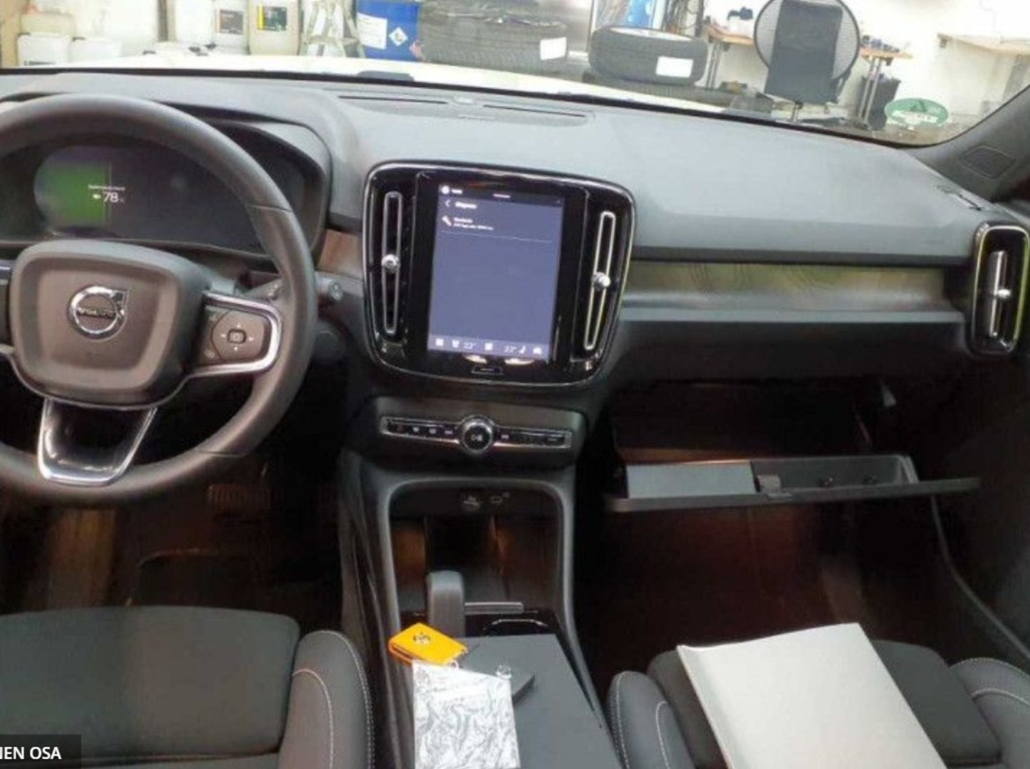 VOLVO XC40 2023