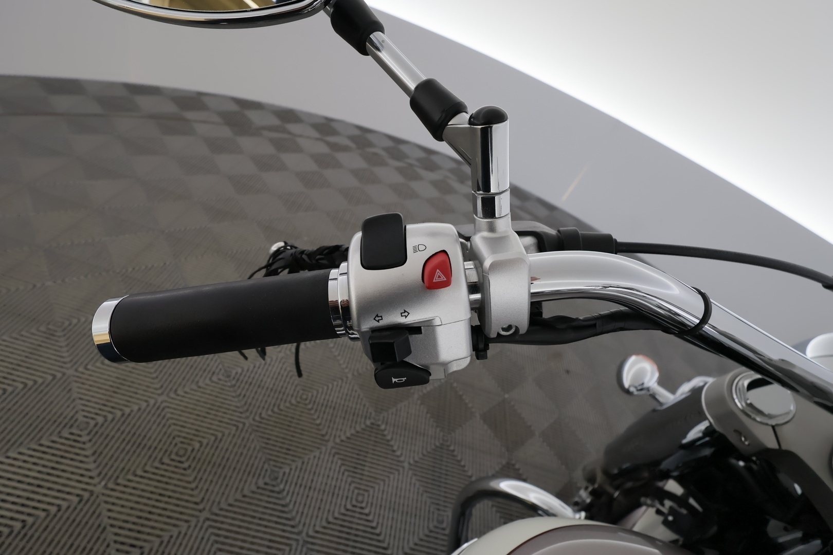 SUZUKI INTRUDER 2011