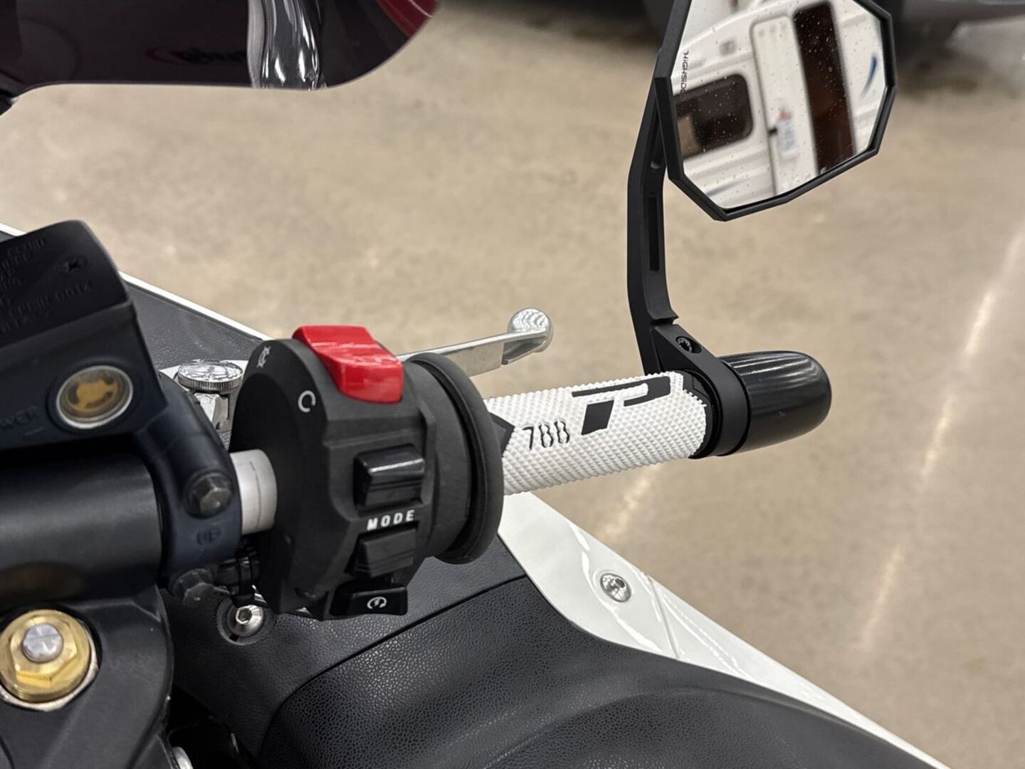 SUZUKI GSX 2012
