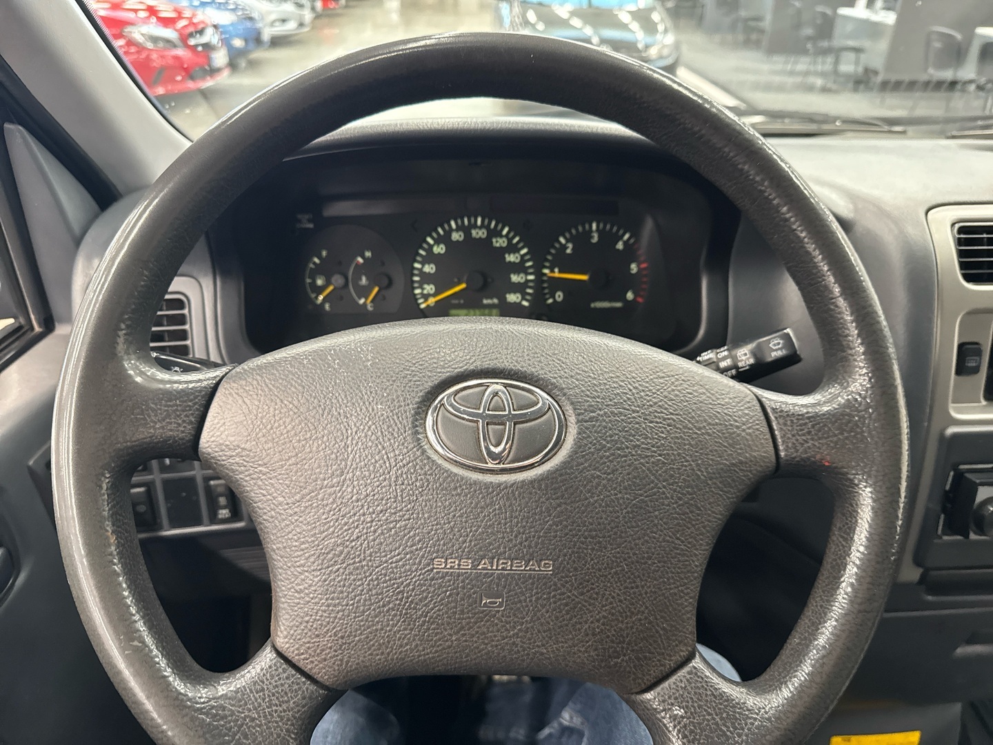 TOYOTA Hiace 2008