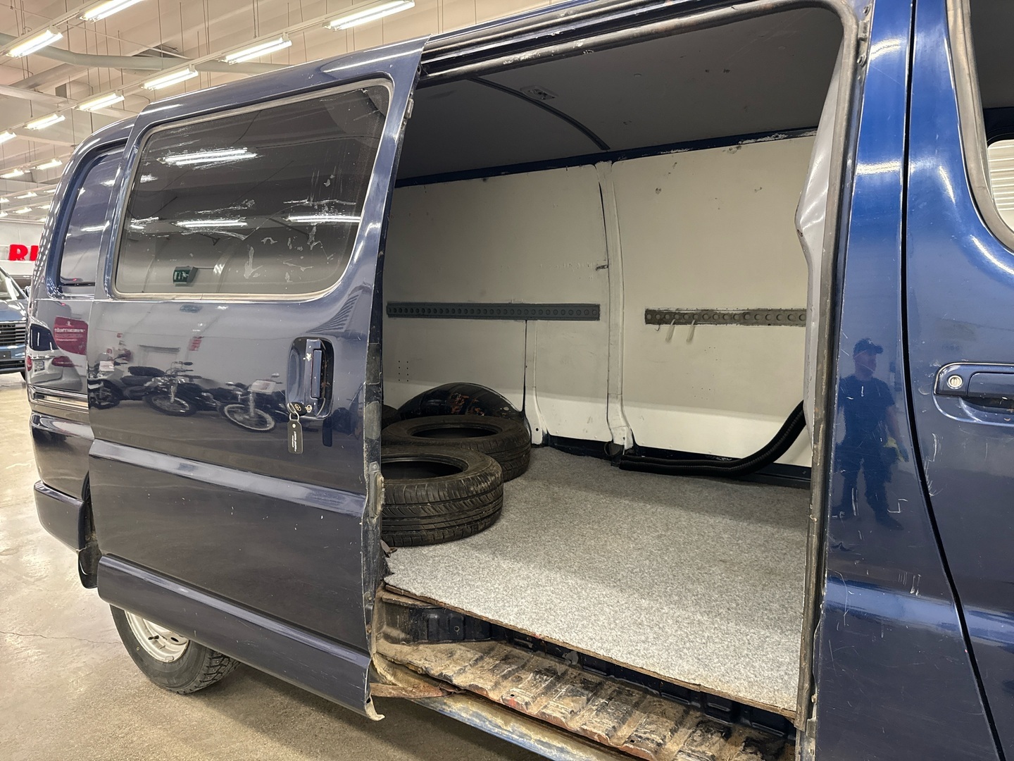 TOYOTA Hiace 2008