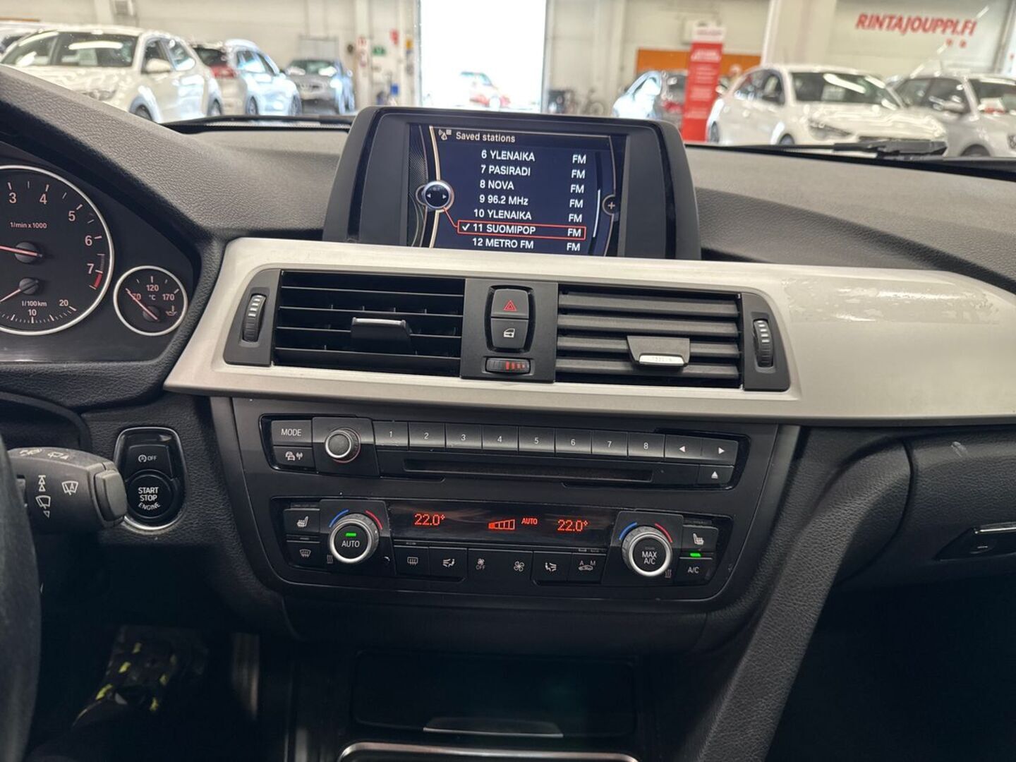 BMW 320 2013