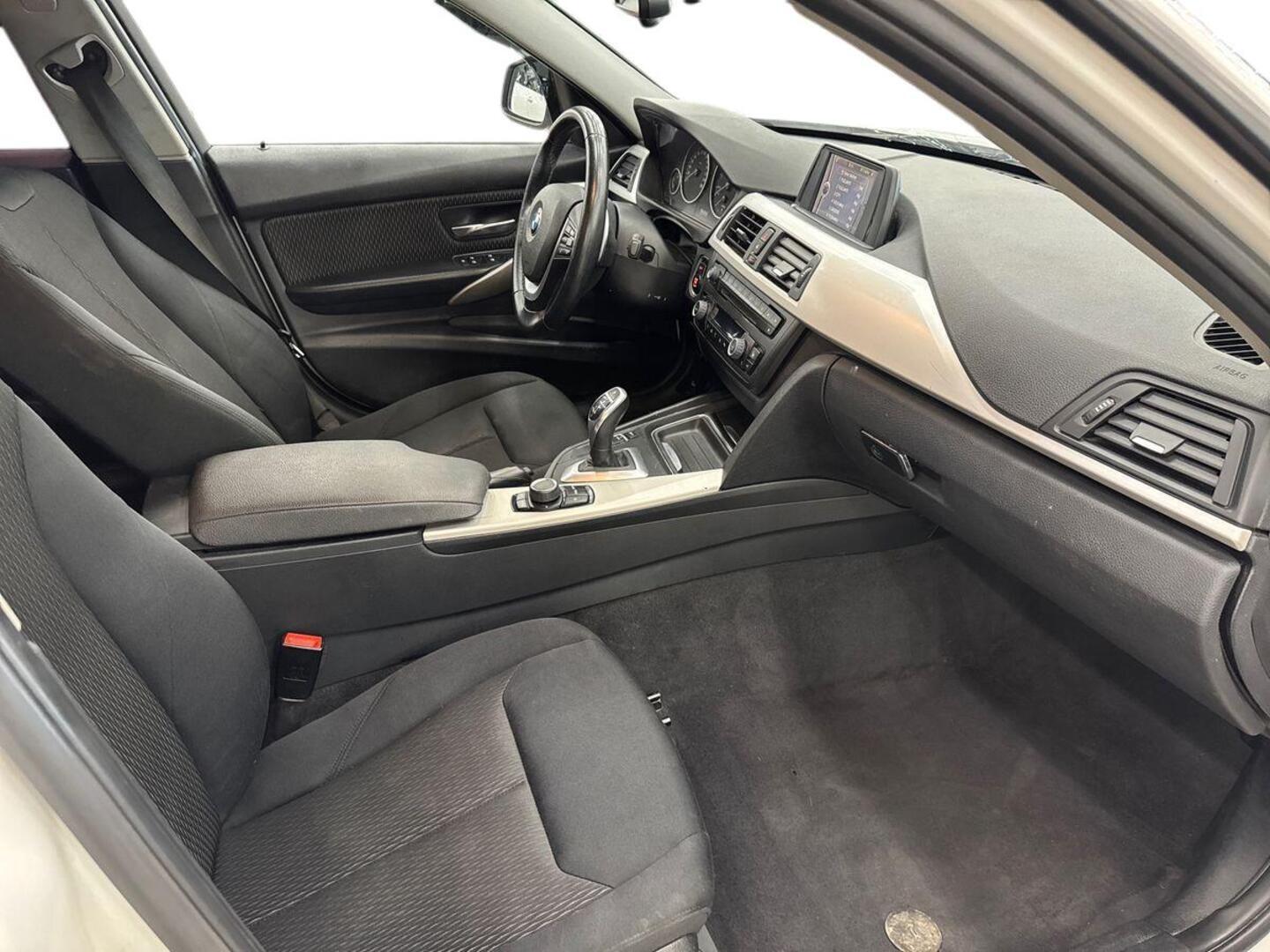 BMW 320 2013