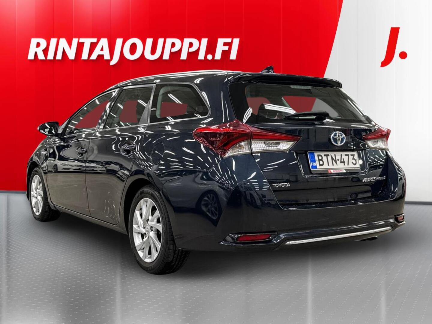 TOYOTA Auris 2015