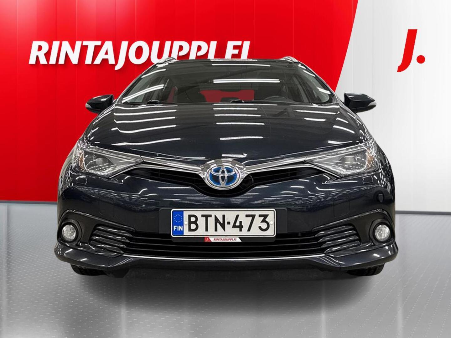 TOYOTA Auris 2015