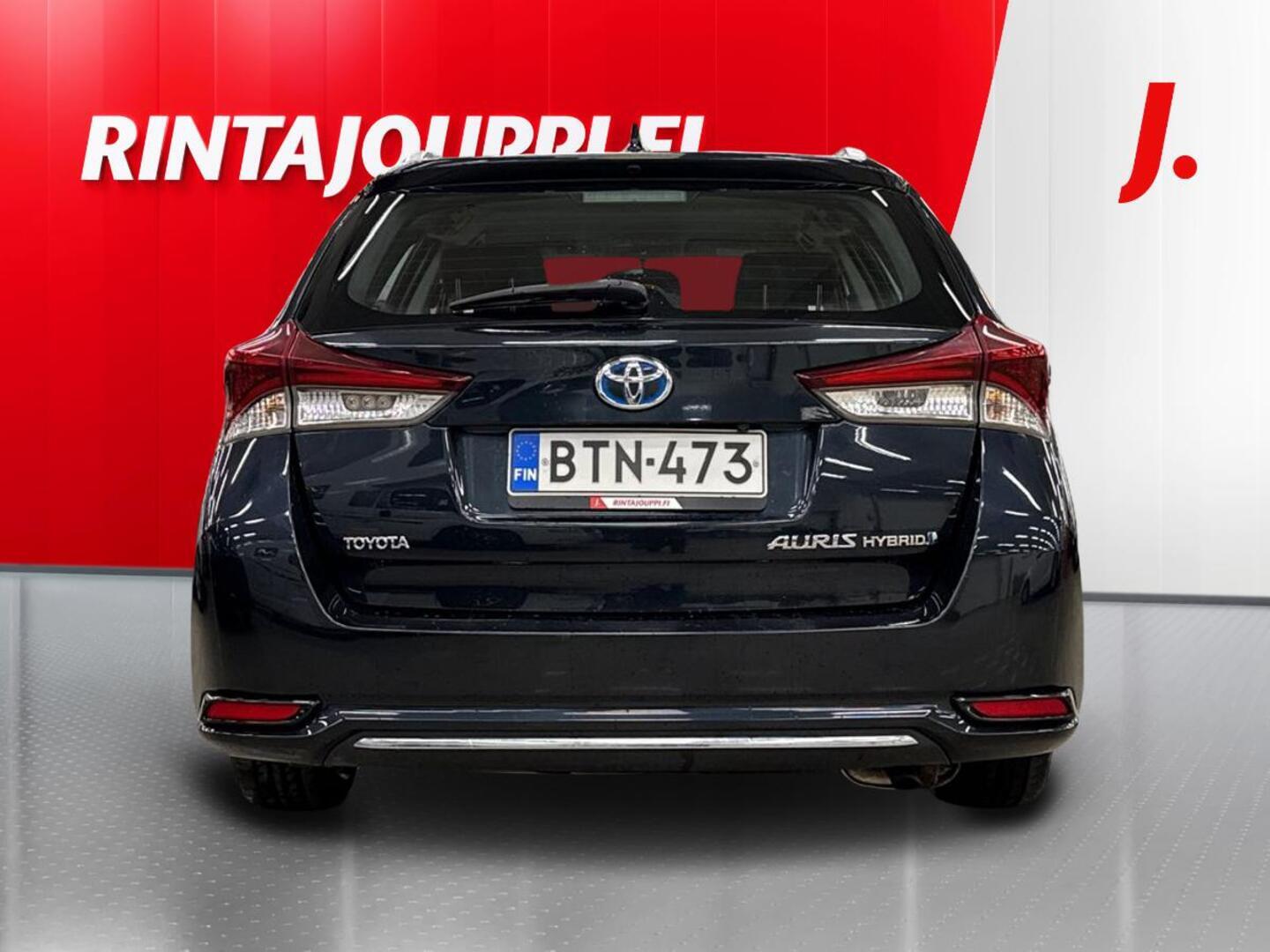 TOYOTA Auris 2015