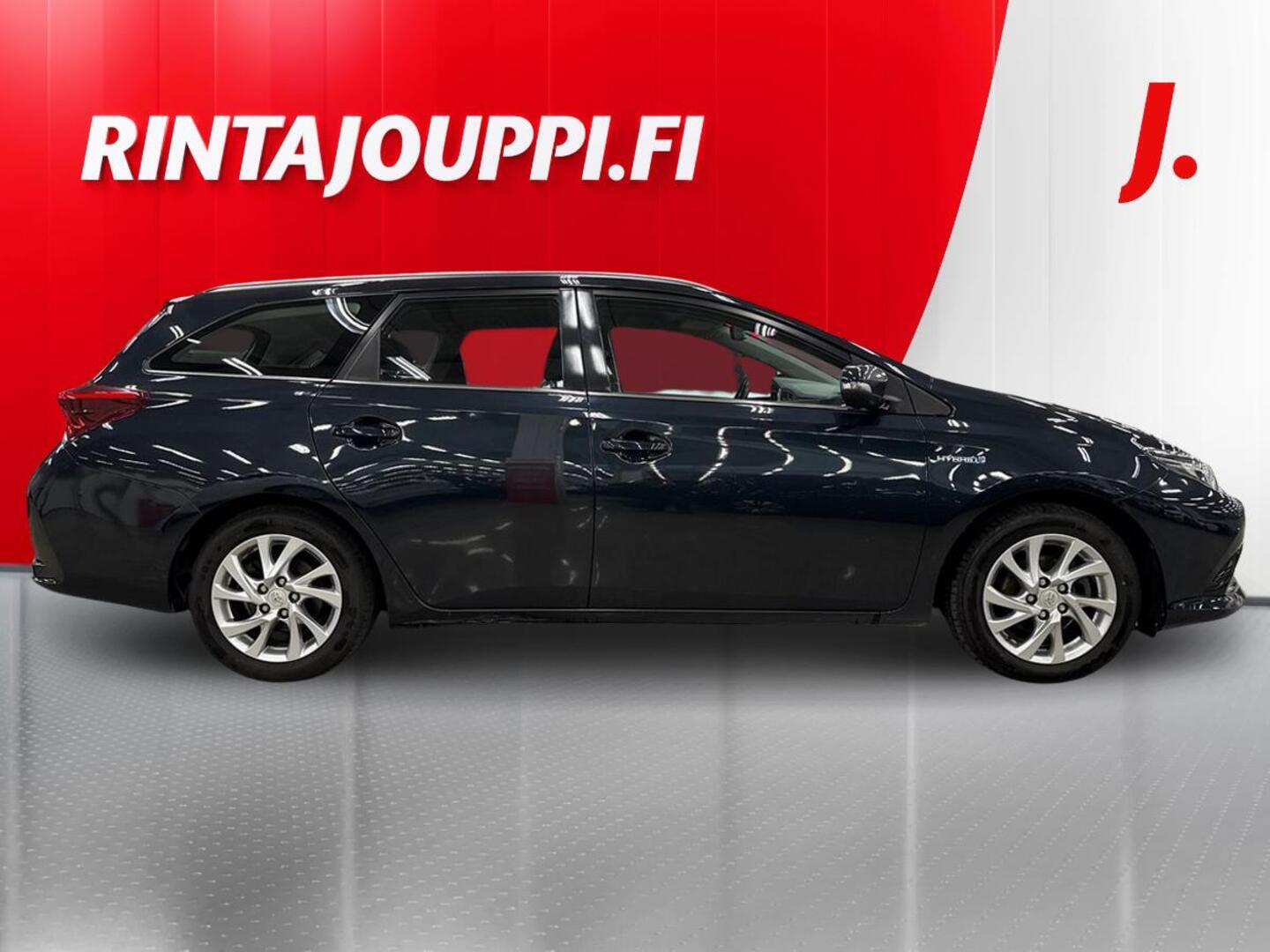 TOYOTA Auris 2015