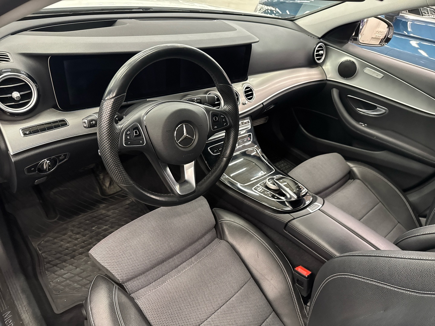 MERCEDES-BENZ E 2016