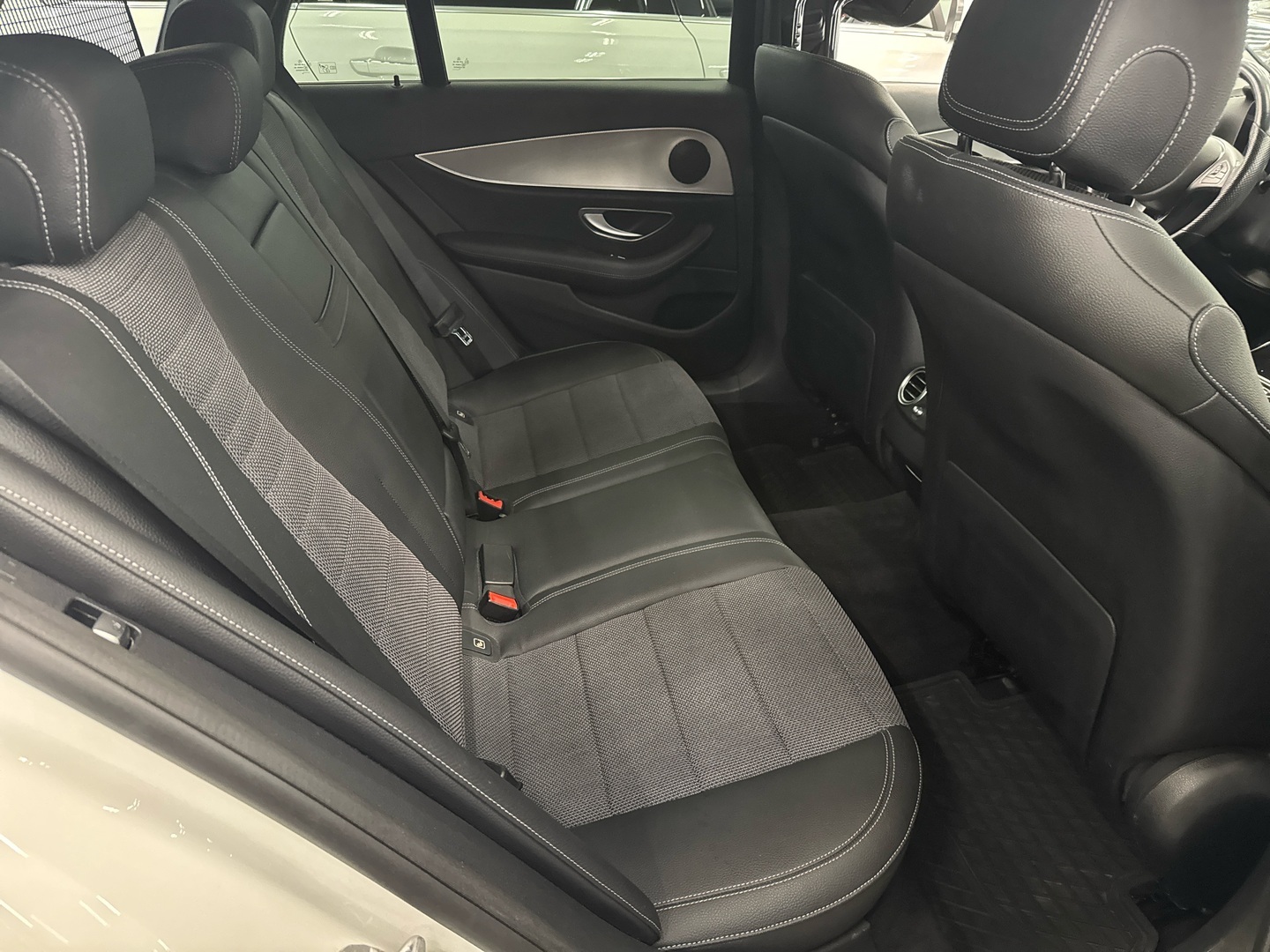 MERCEDES-BENZ E 2016