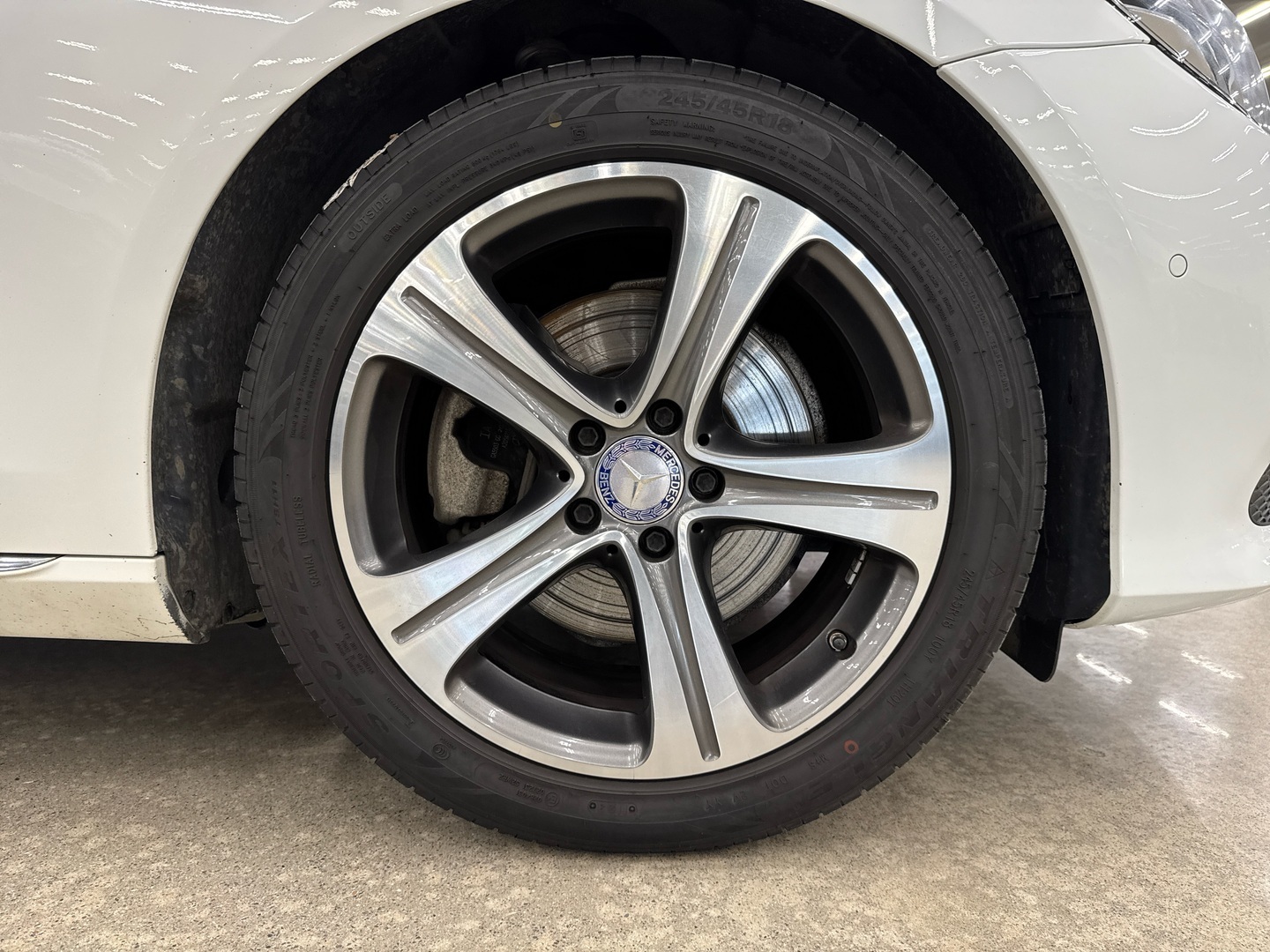 MERCEDES-BENZ E 2016