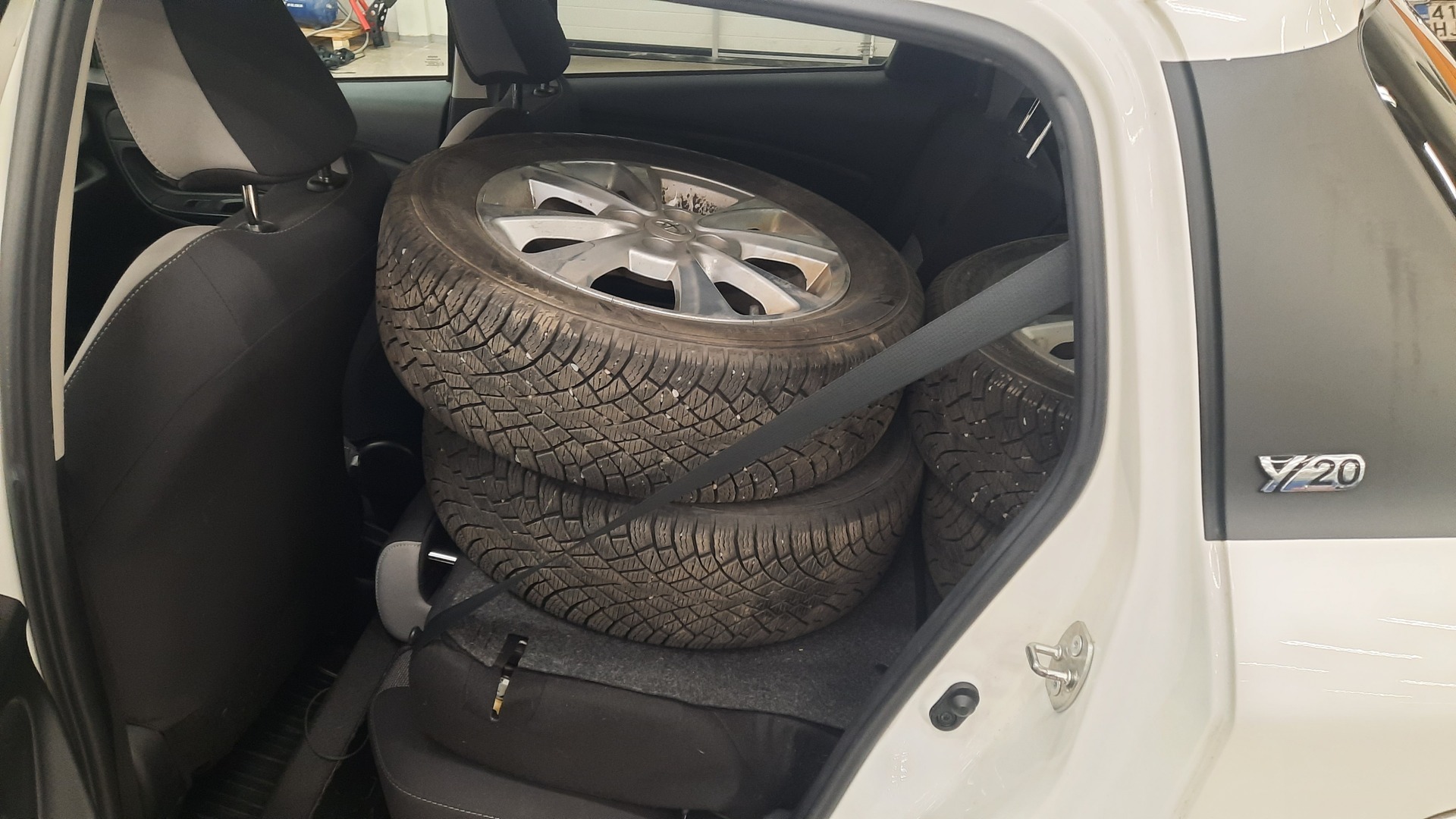 TOYOTA Yaris 2019
