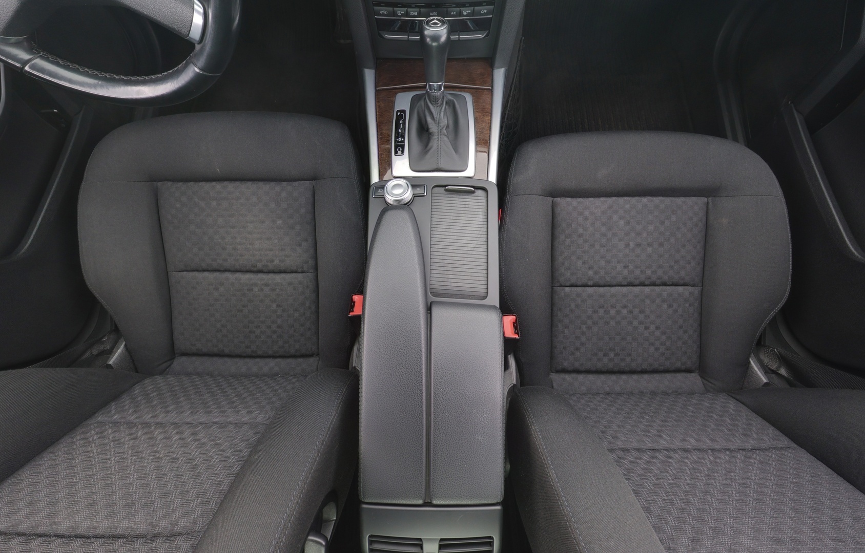 MERCEDES-BENZ E 2010