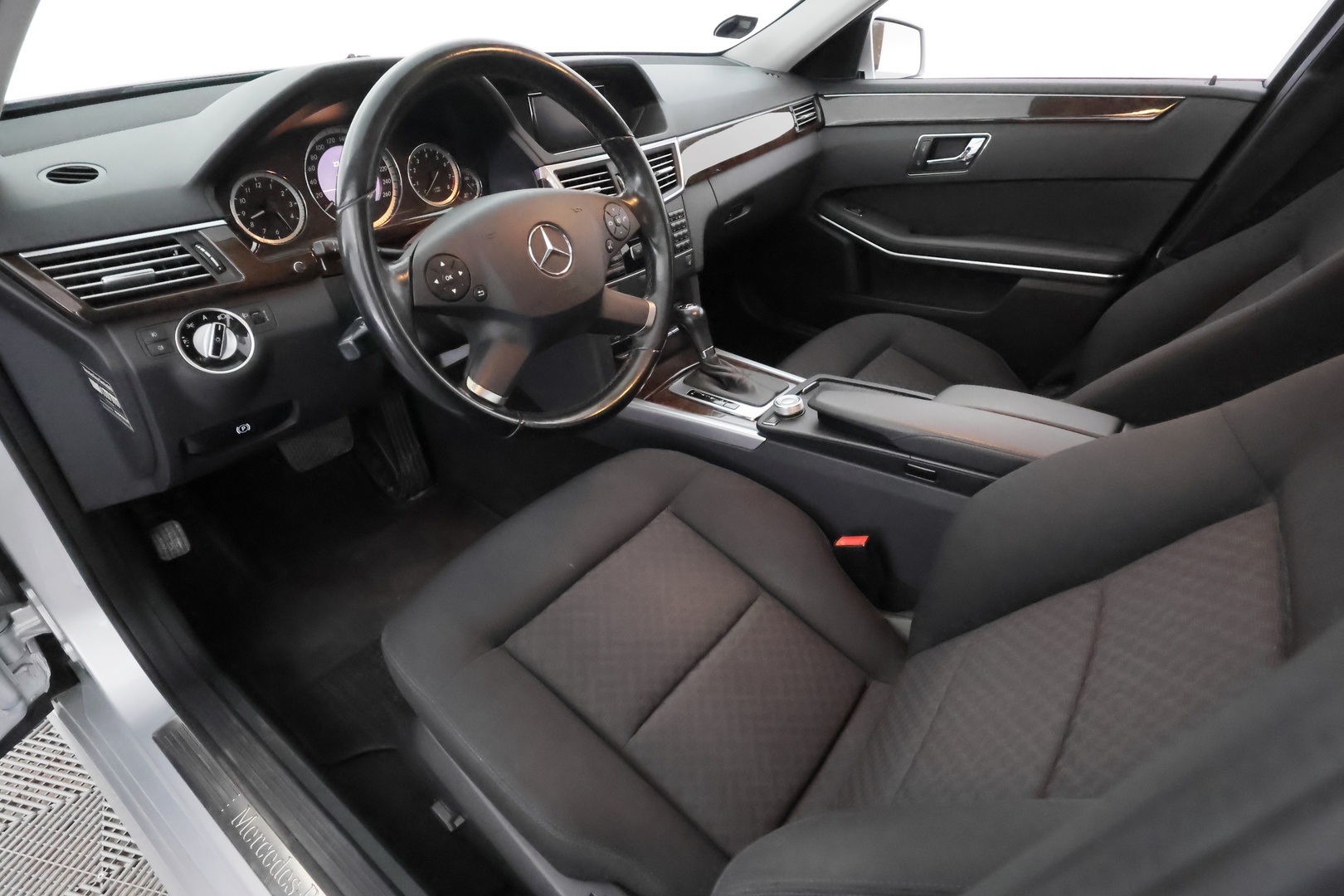 MERCEDES-BENZ E 2010