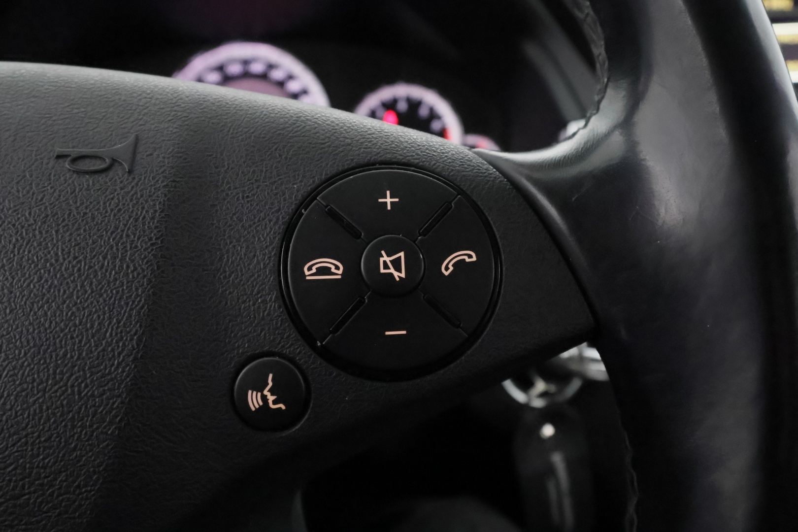 MERCEDES-BENZ E 2010