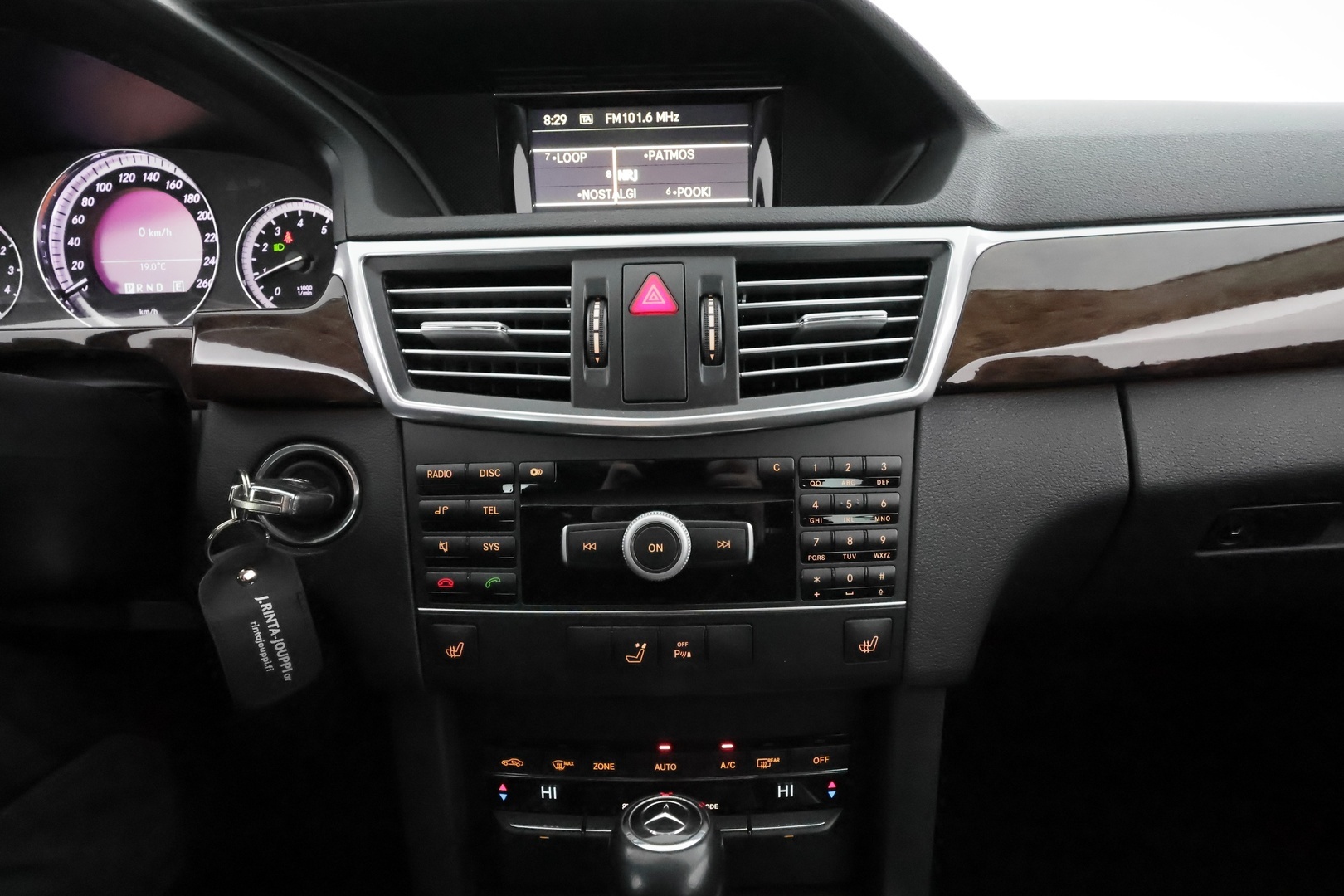 MERCEDES-BENZ E 2010