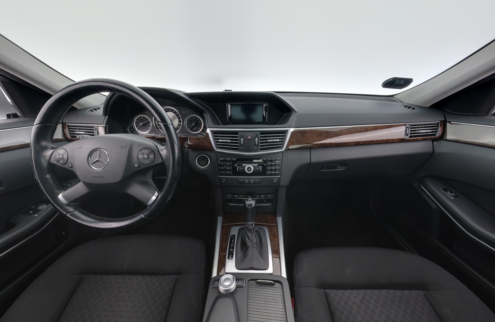 MERCEDES-BENZ E 2010