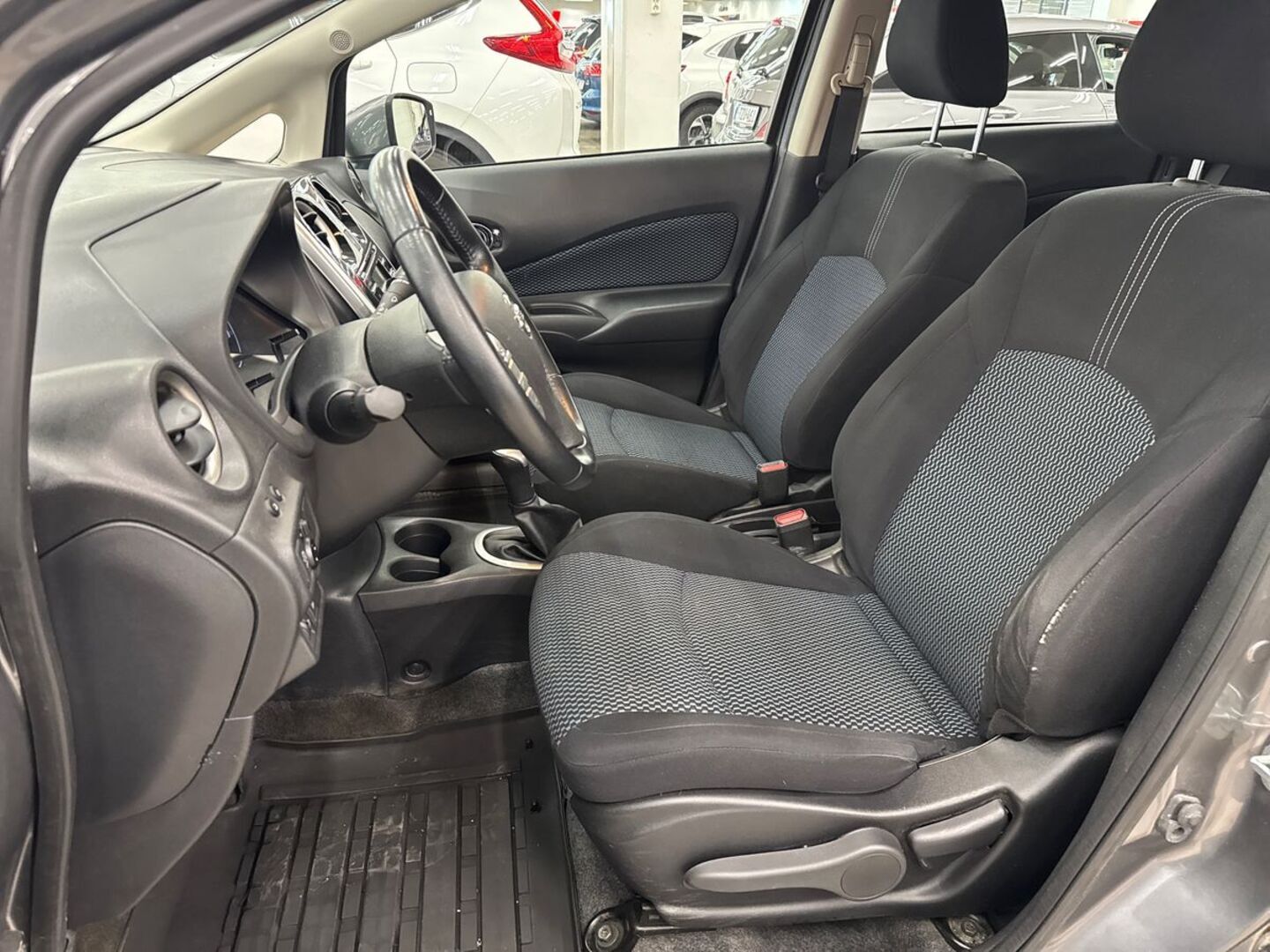 NISSAN Note 2015