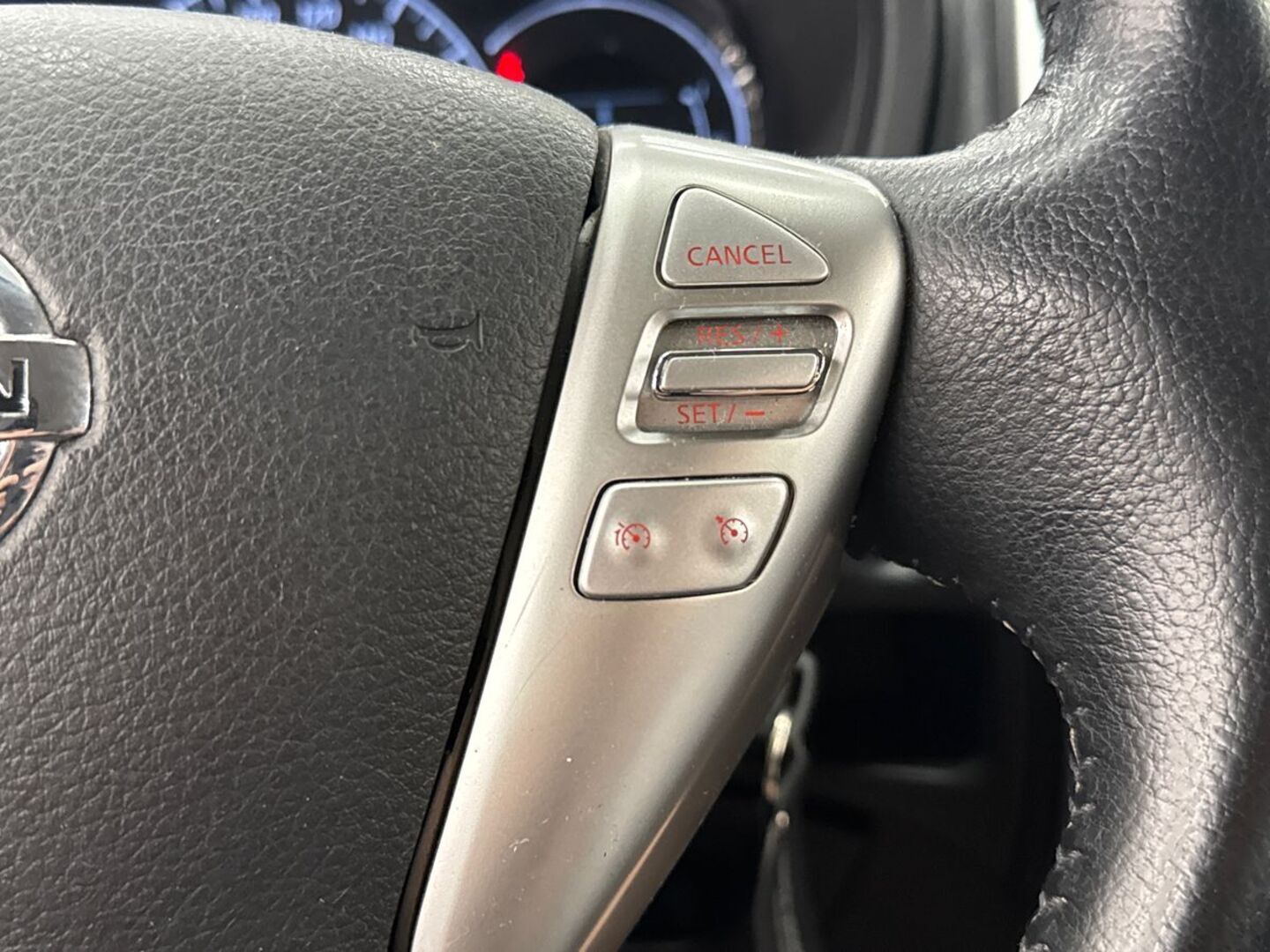 NISSAN Note 2015
