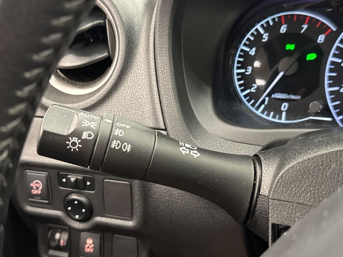 NISSAN Note 2015