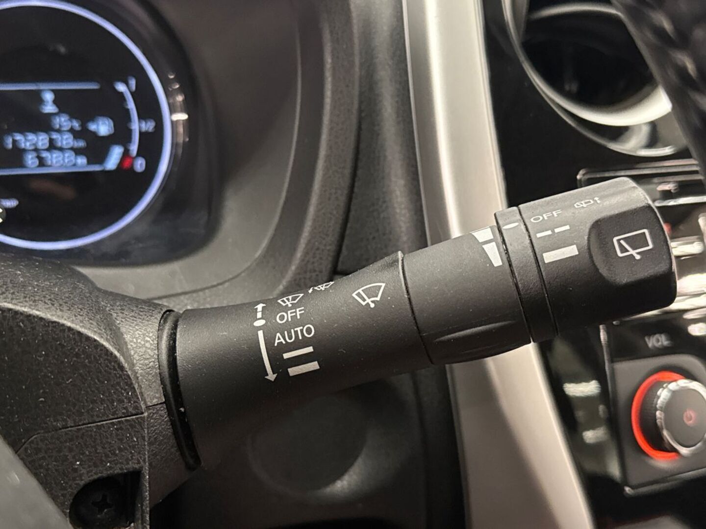 NISSAN Note 2015