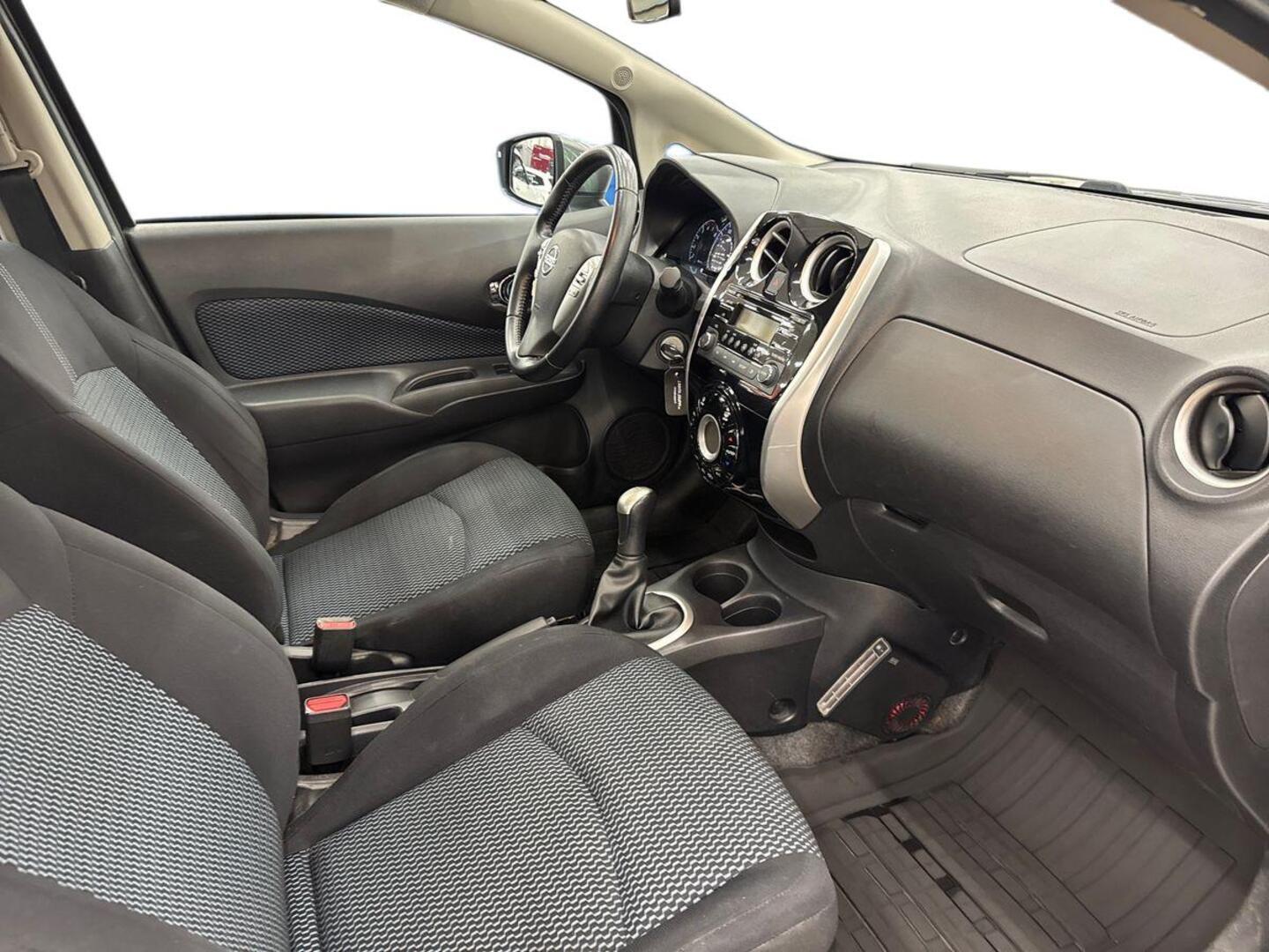 NISSAN Note 2015