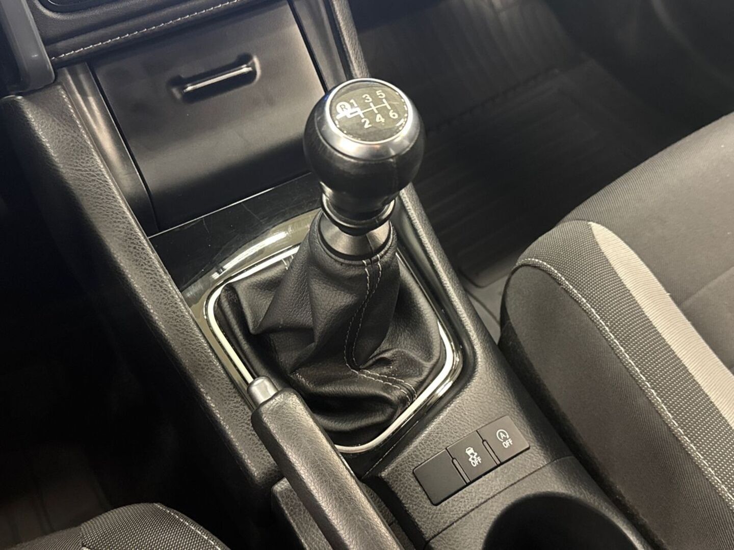 TOYOTA Auris 2017