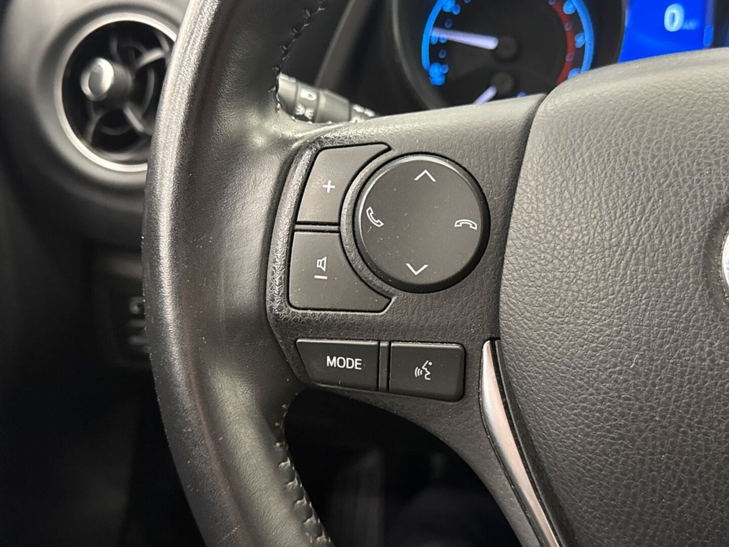 TOYOTA Auris 2017
