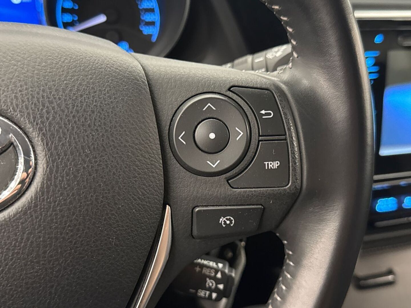 TOYOTA Auris 2017
