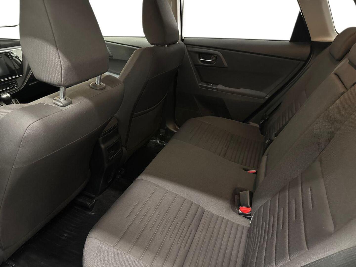 TOYOTA Auris 2017