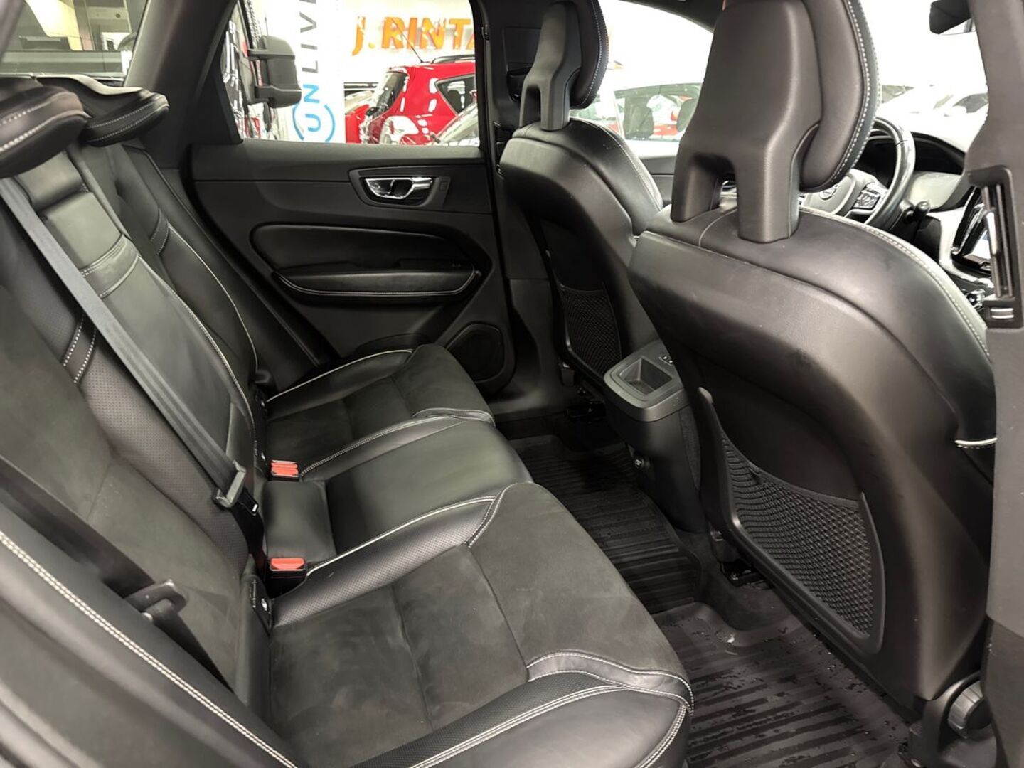 VOLVO XC60 2018