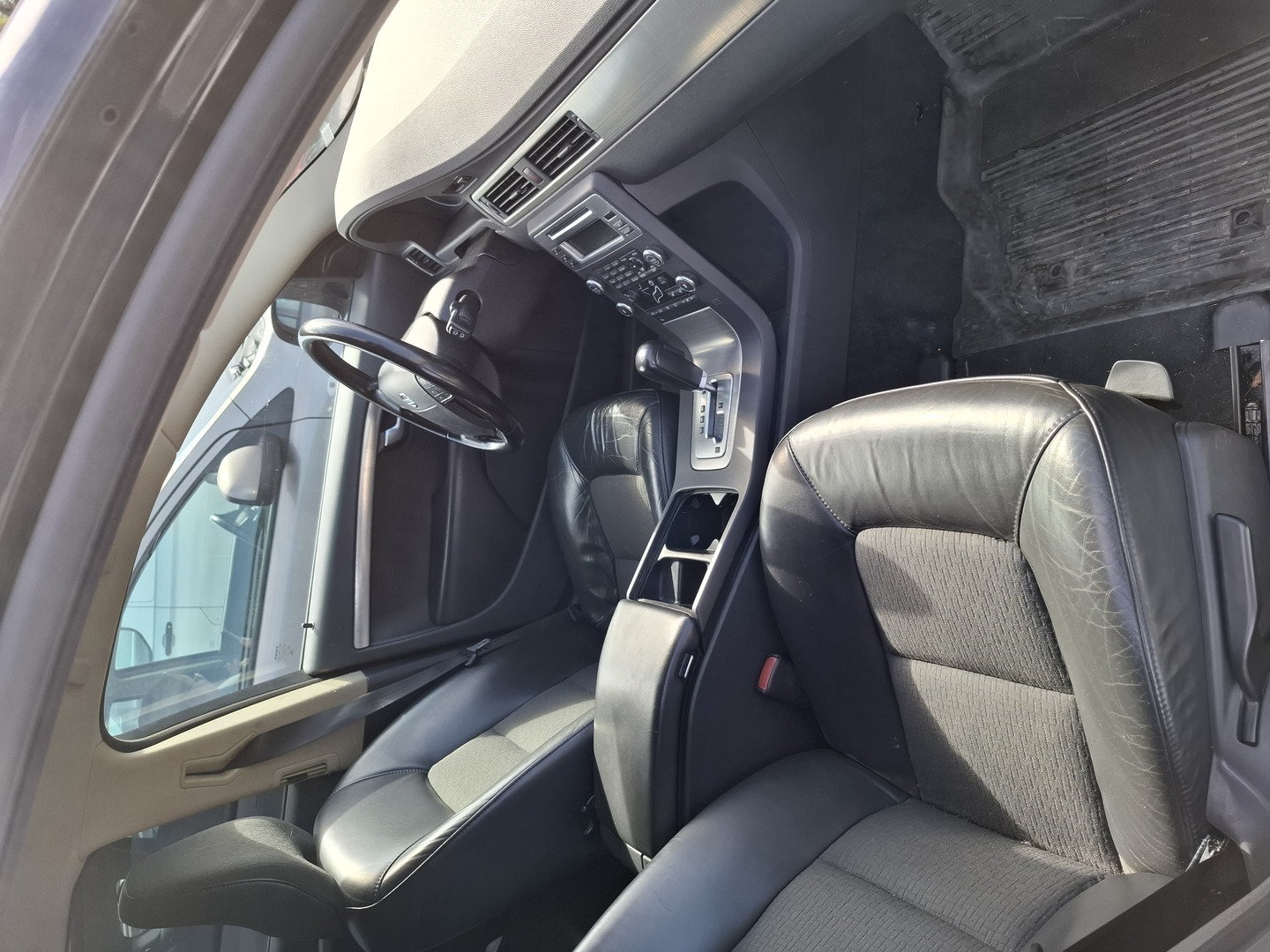 VOLVO V70 2009