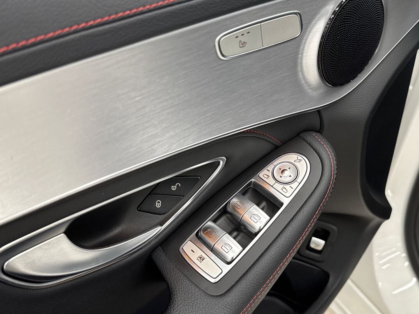 MERCEDES-BENZ C 2016