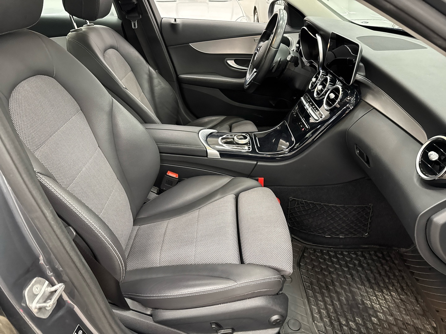 MERCEDES-BENZ C 2019