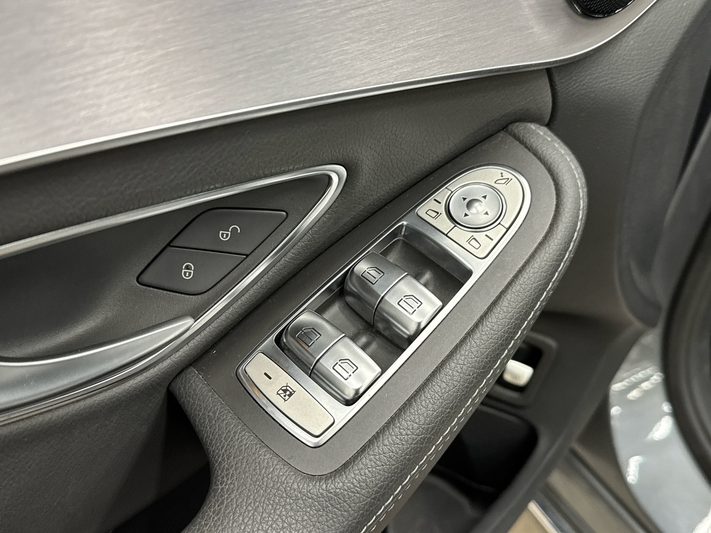 MERCEDES-BENZ C 2019