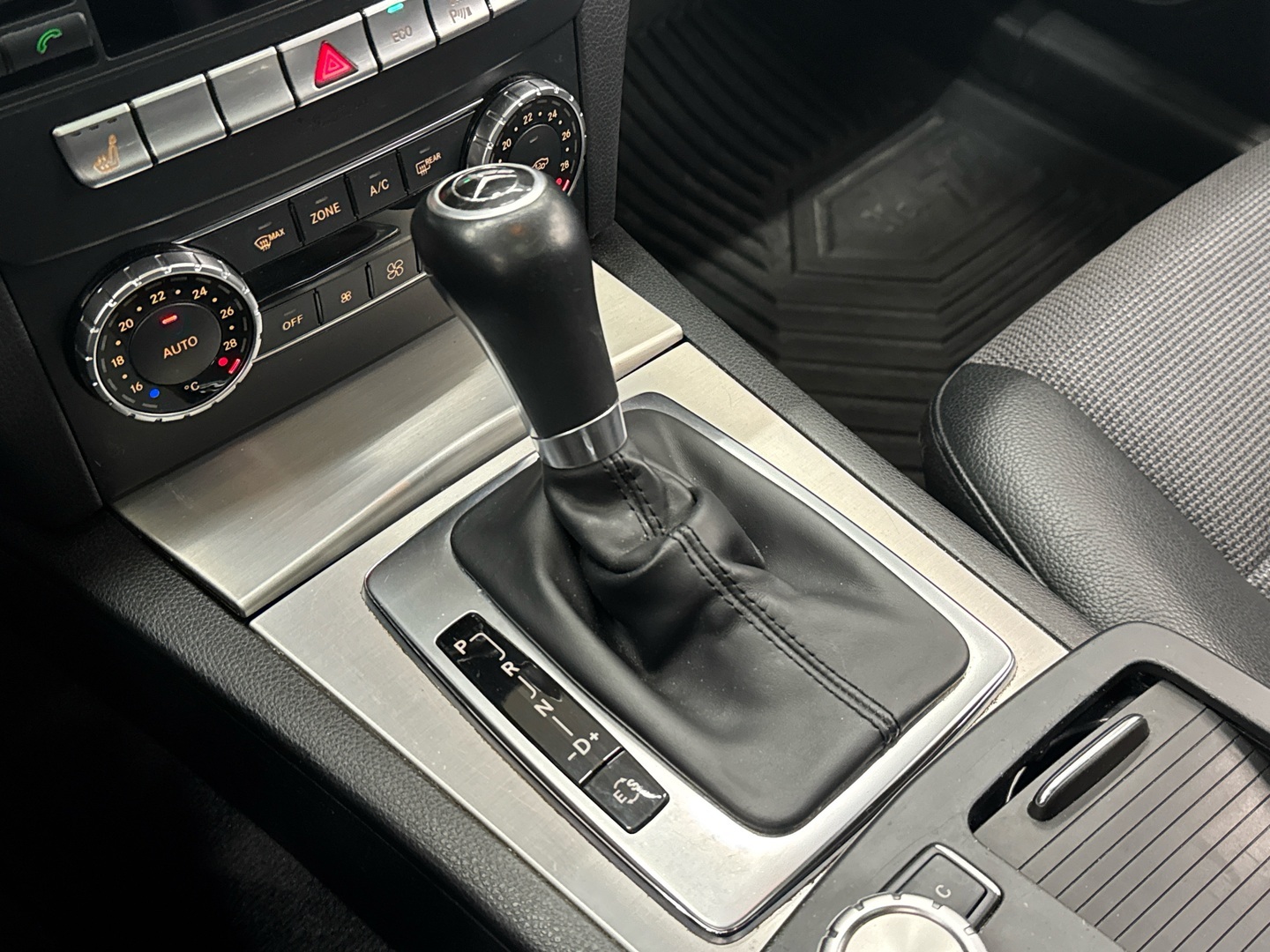 MERCEDES-BENZ C 2014
