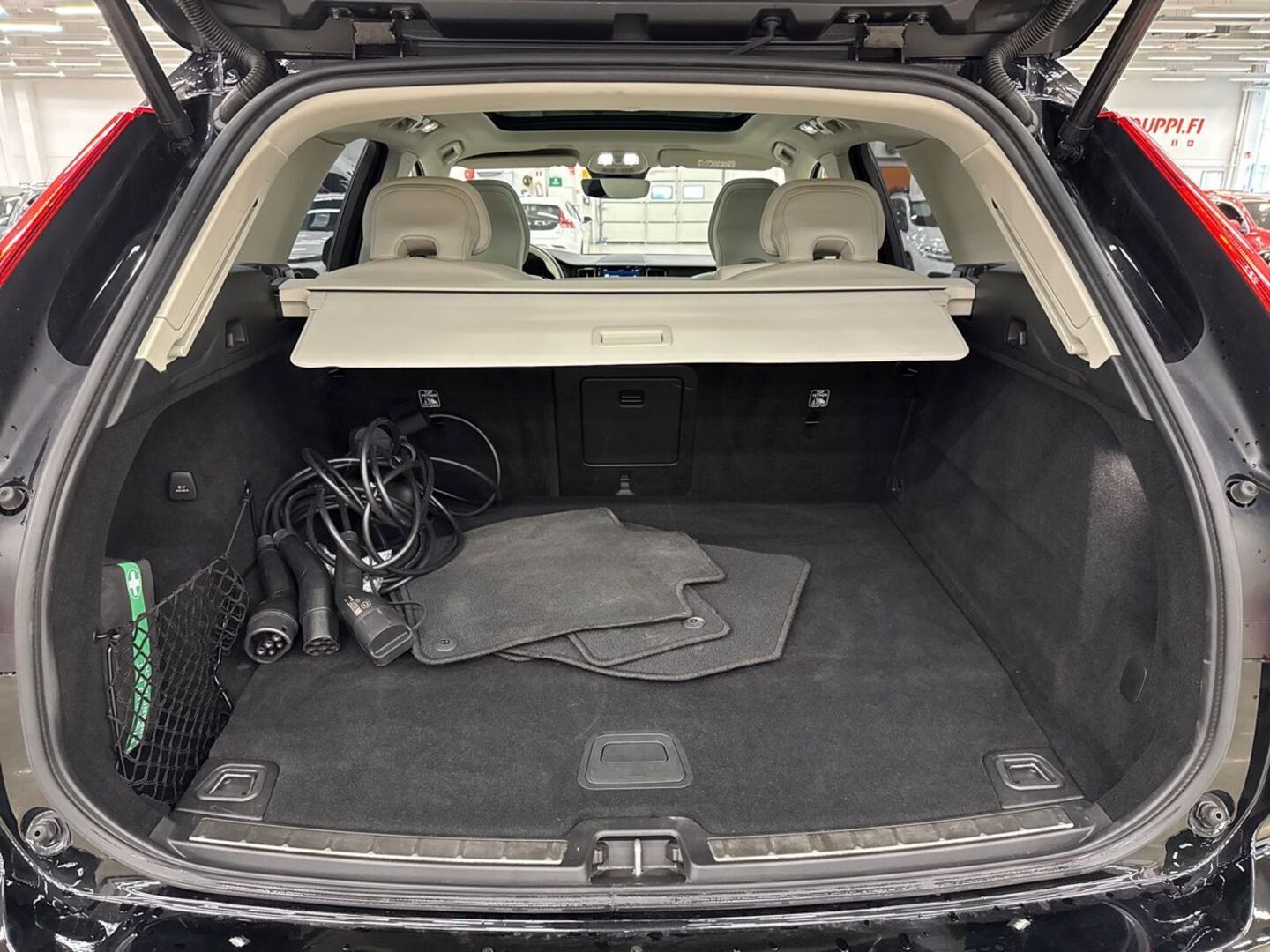 VOLVO XC60 2023