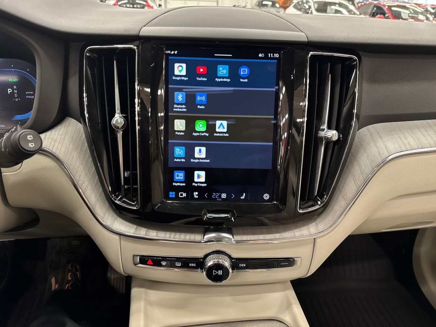 VOLVO XC60 2023