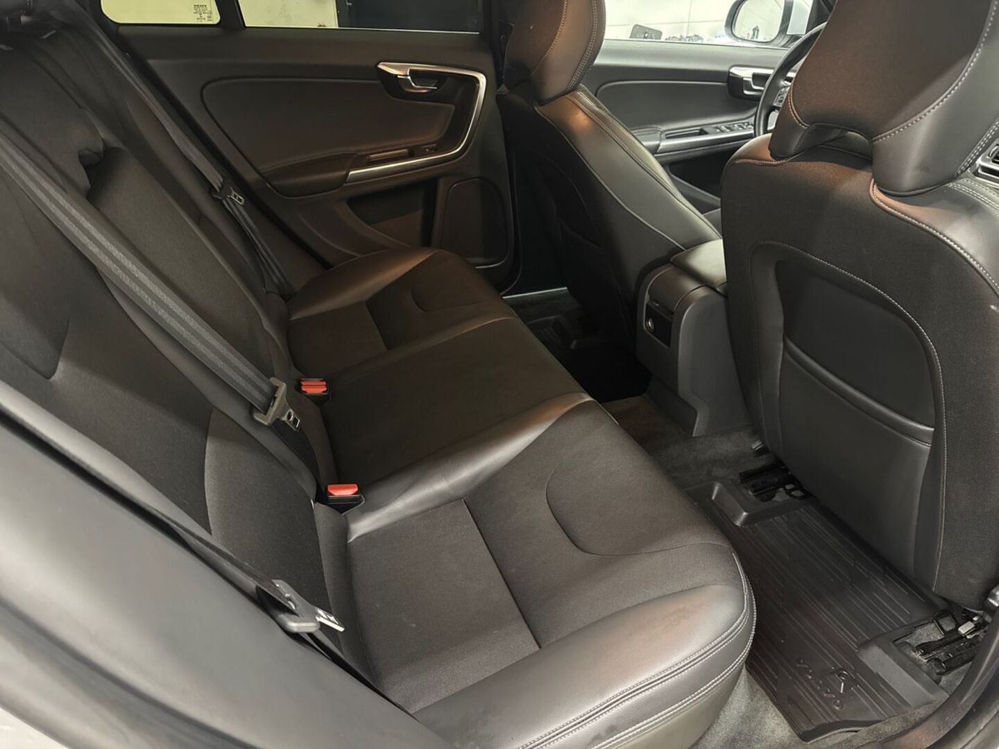 VOLVO V60 2018