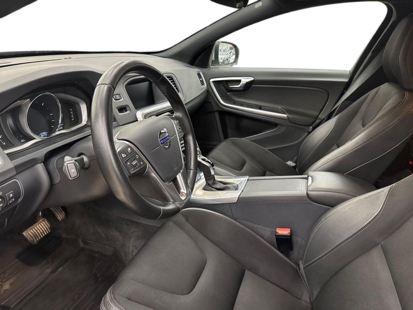 VOLVO V60 2018