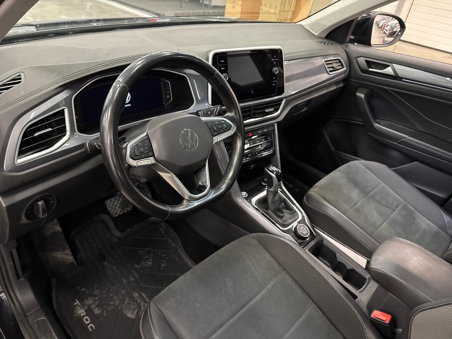 VOLKSWAGEN T-Roc 2023