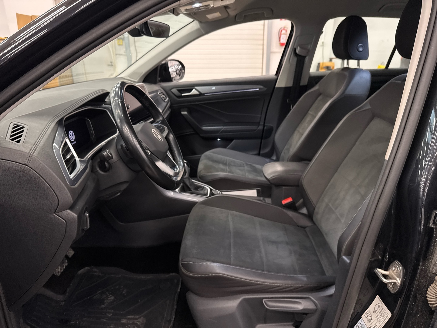 VOLKSWAGEN T-Roc 2023