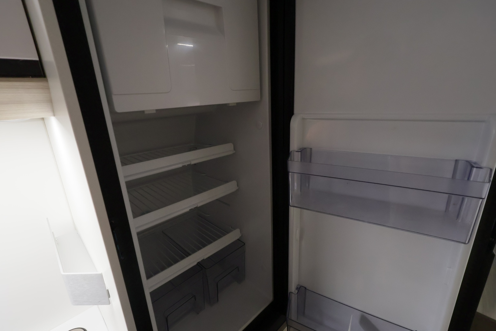 ADRIA TWIN AXESS 640 SL 2024