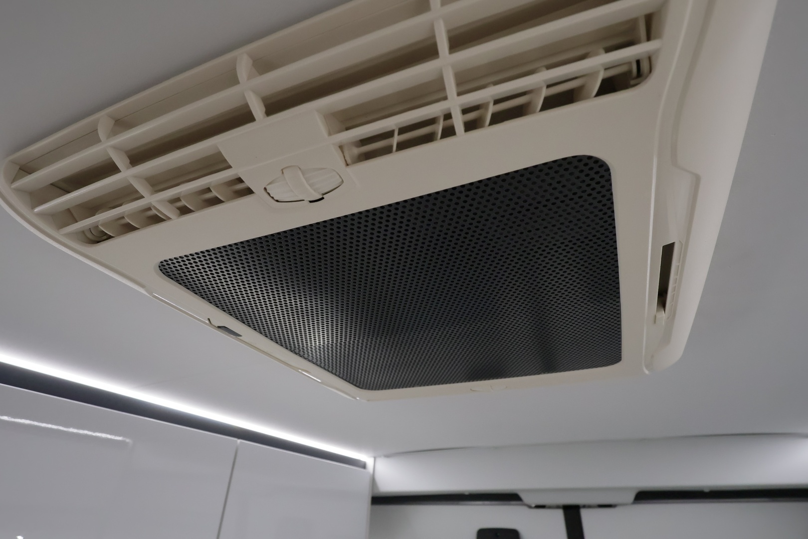 ADRIA TWIN AXESS 640 SL 2024