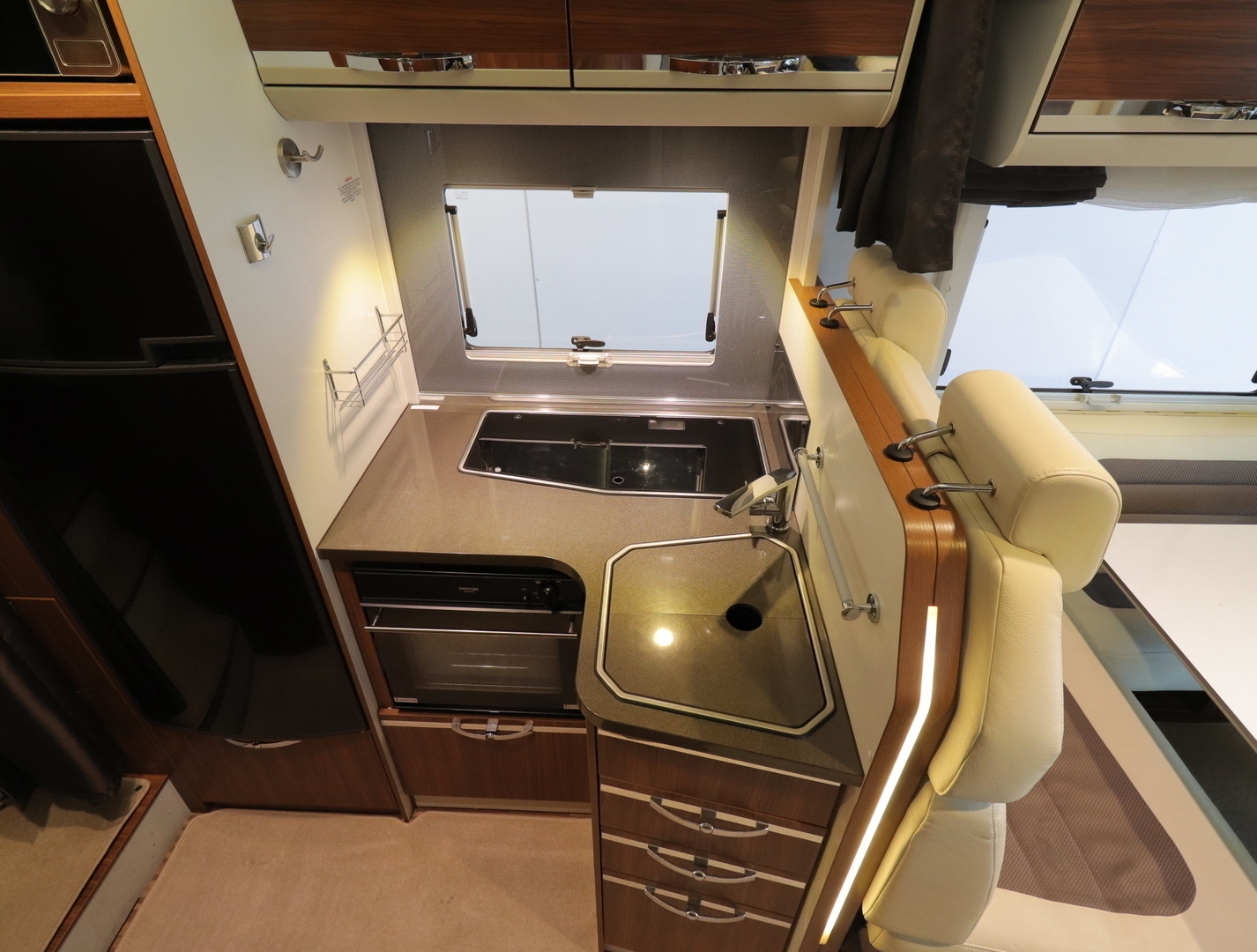 ADRIA Matrix Supreme M 687 SL 2016
