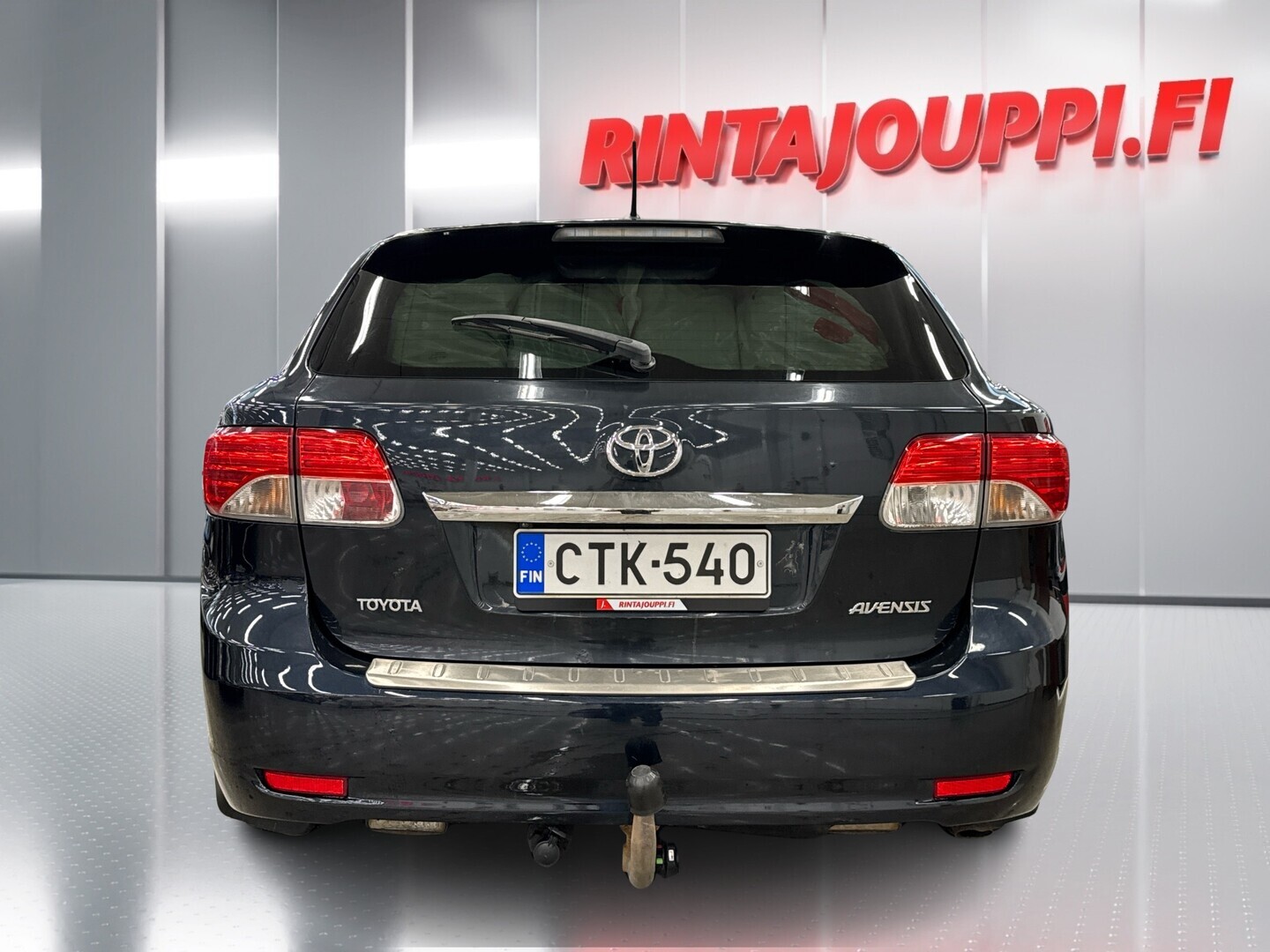 TOYOTA Avensis 2015