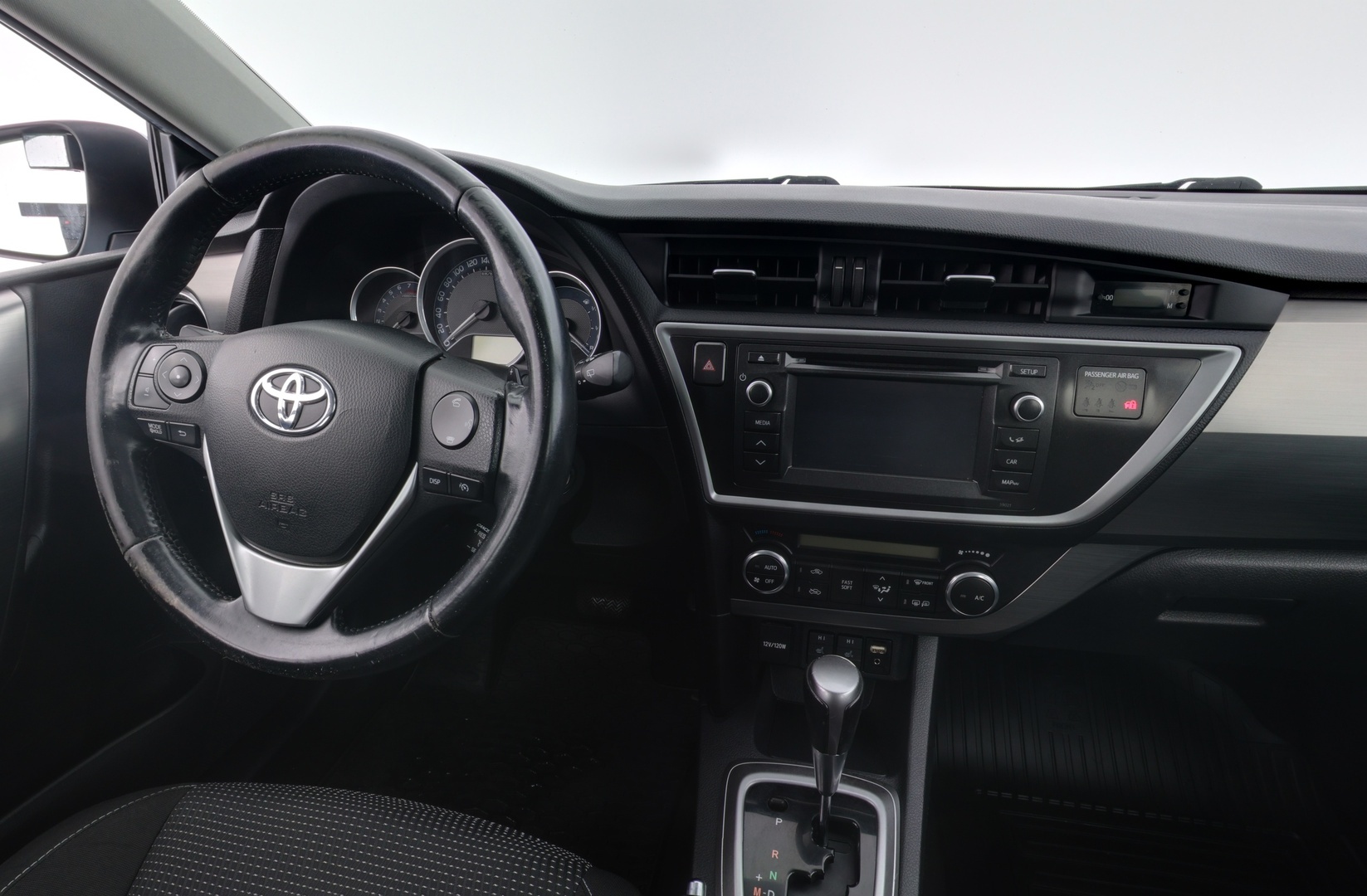 TOYOTA Auris 2013