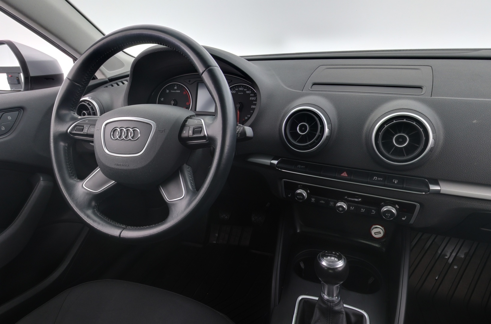 AUDI A3 2015