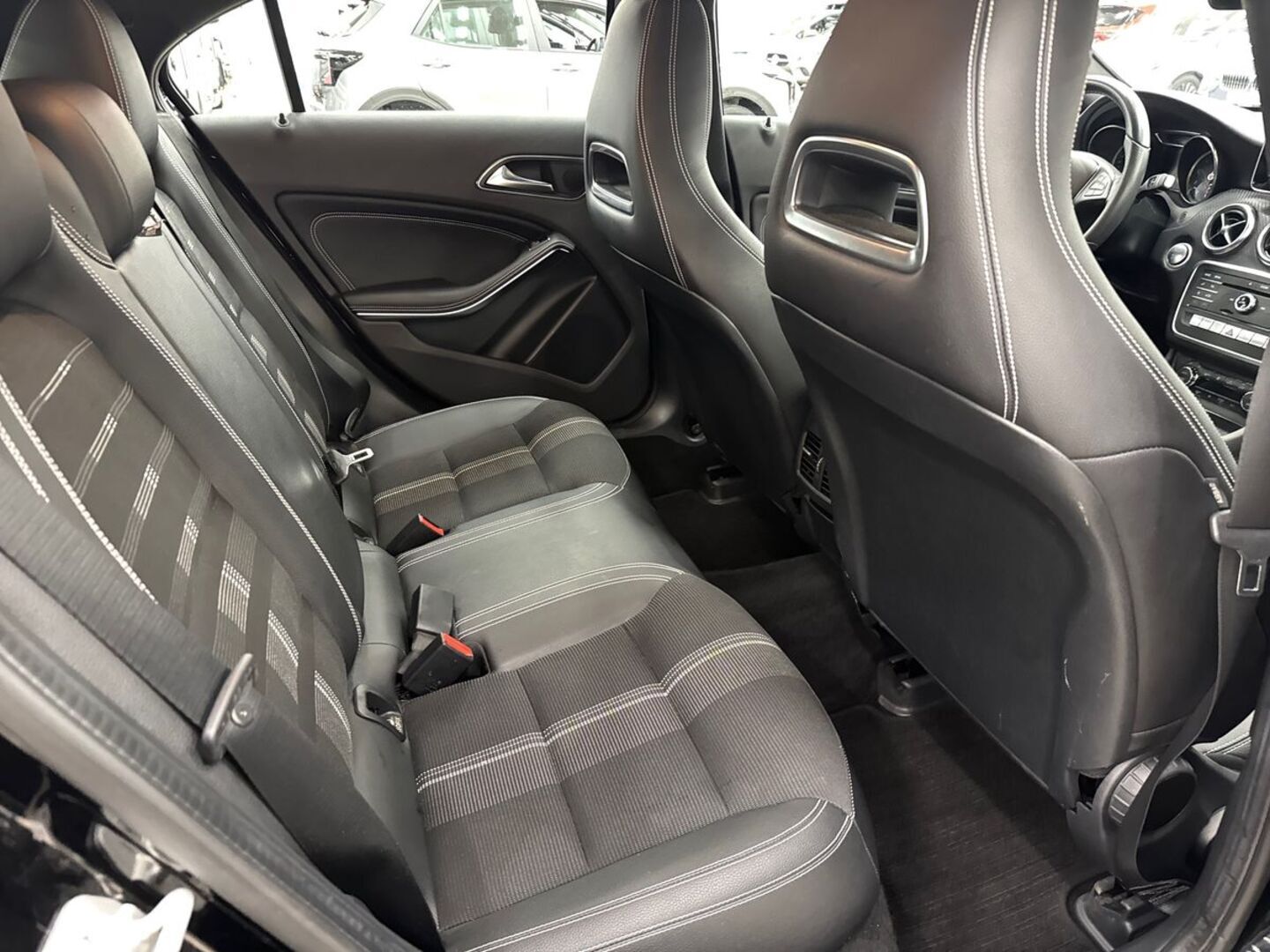 MERCEDES-BENZ A 2017