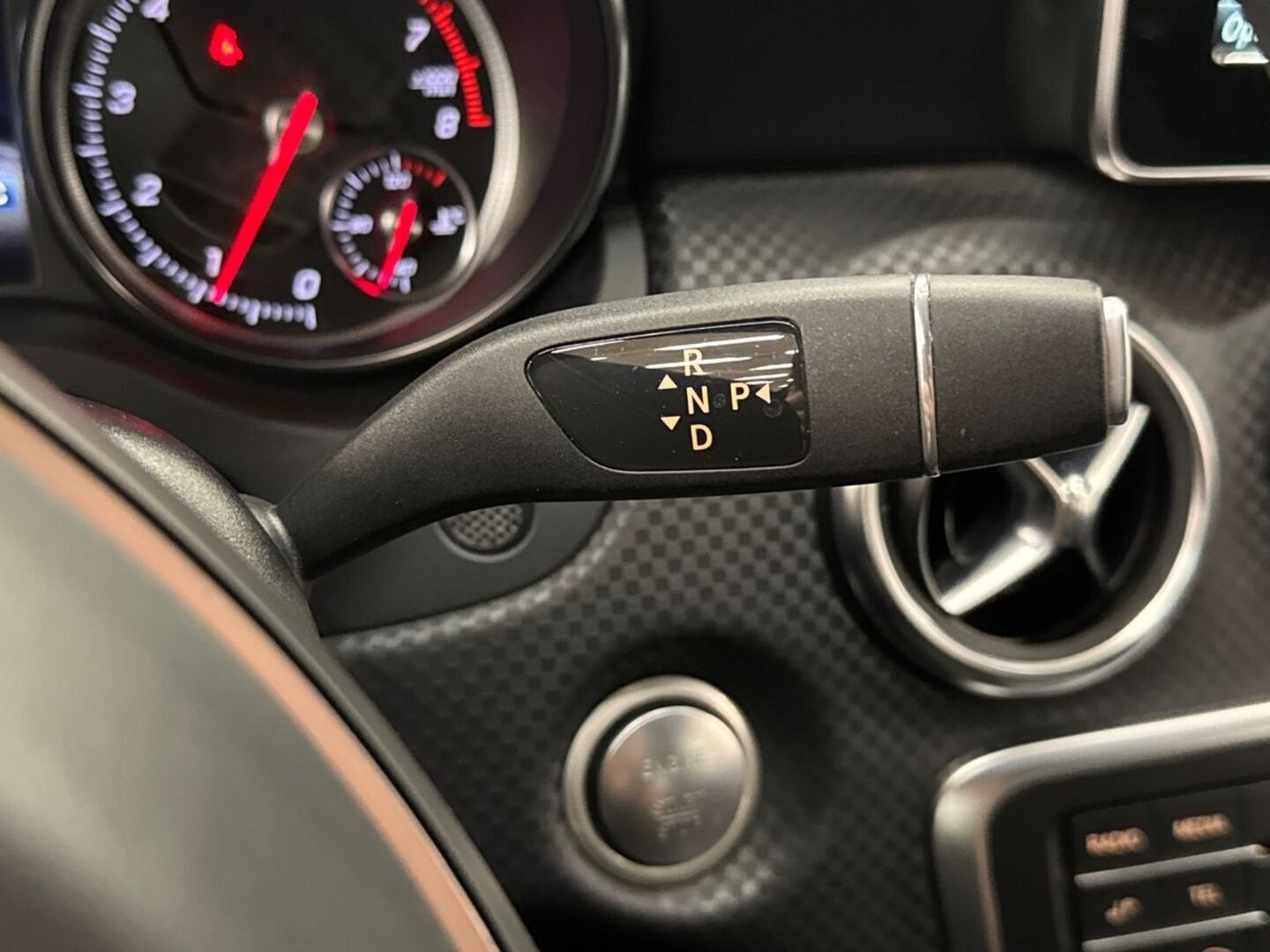 MERCEDES-BENZ A 2017
